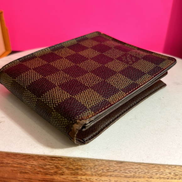 Louis Vuitton Damier Bifold Man’s wallet XL size Bif wallet for big man. - Picture 11 of 16